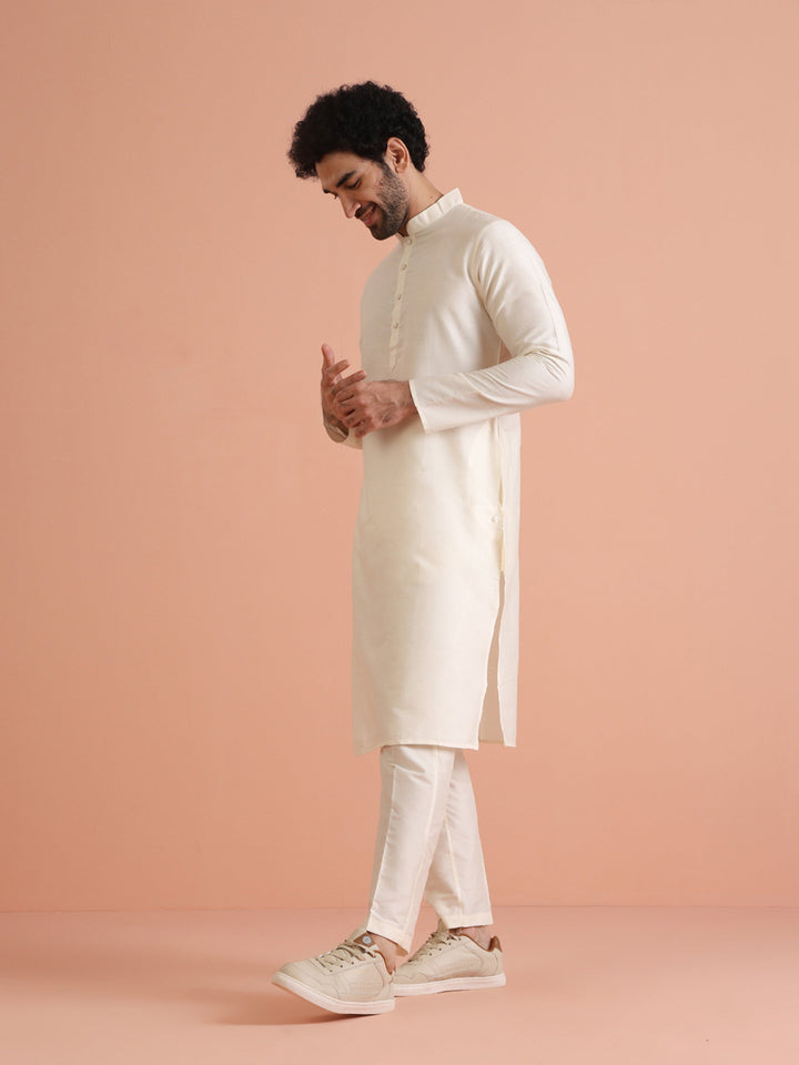 Men Off White Solid Silk Blend Kurta Set | SHOBITAM