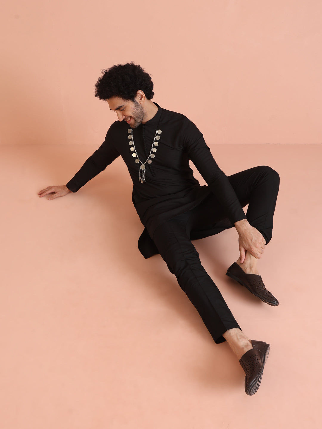 Black Solid Mid Kurta | SHOBITAM