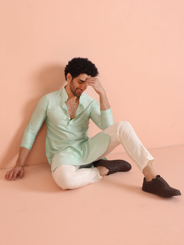 Men Green Solid Ethnic Motifs Kurta | SHOBITAM