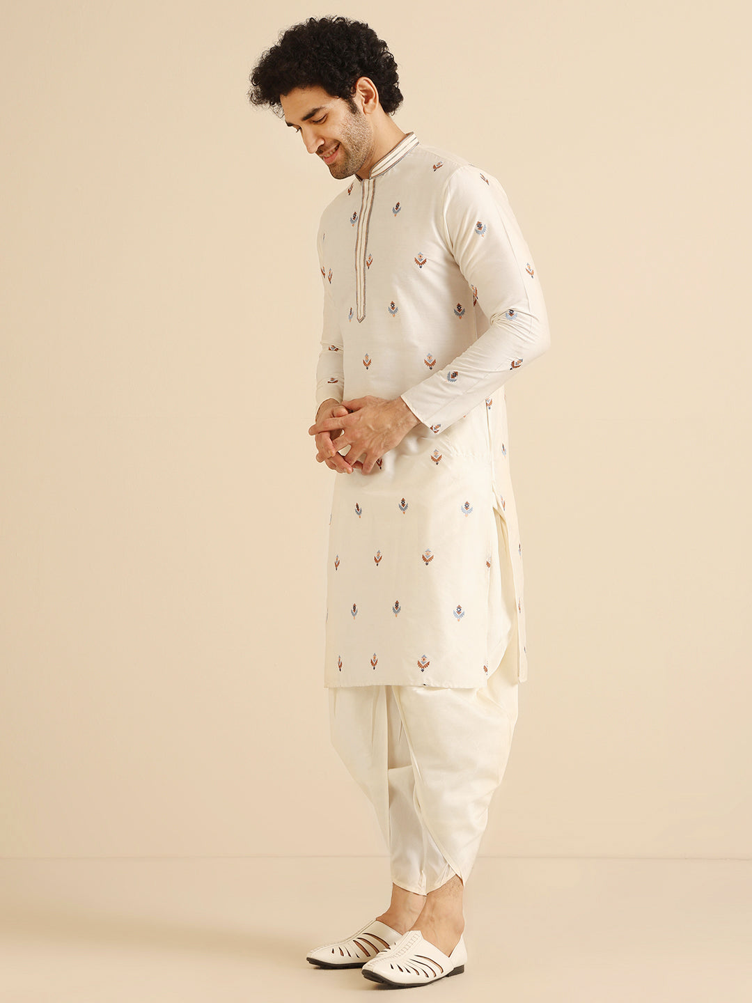 Cream Silk Blend Embroidered Kurta | SHOBITAM