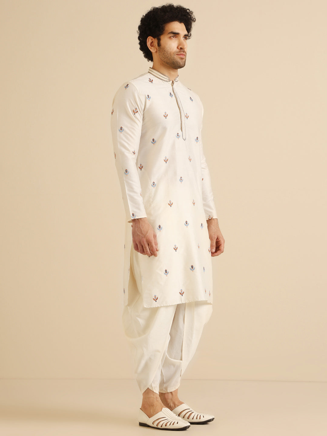 Cream Silk Blend Embroidered Kurta | SHOBITAM