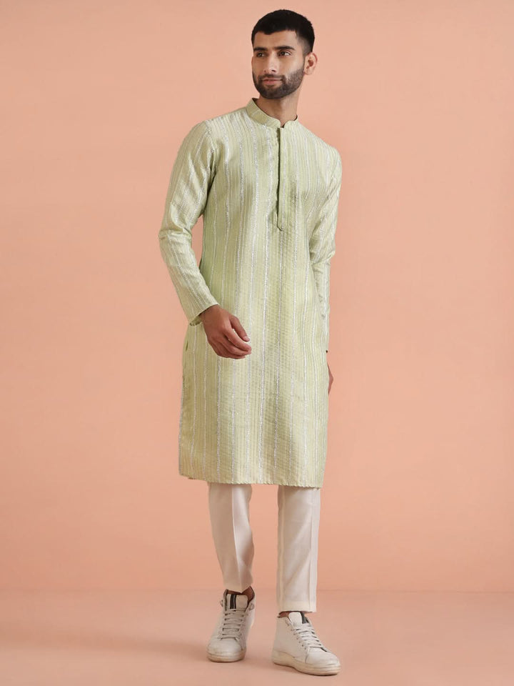 Men Green Embroidered Kurta | SHOBITAM