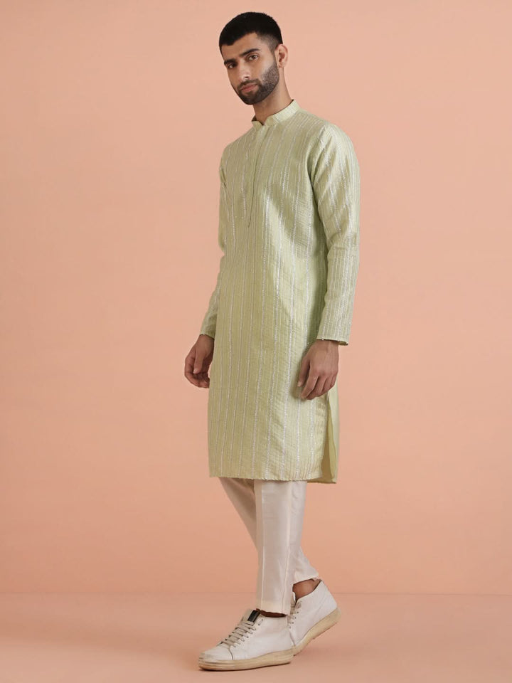 Men Green Embroidered Kurta | SHOBITAM
