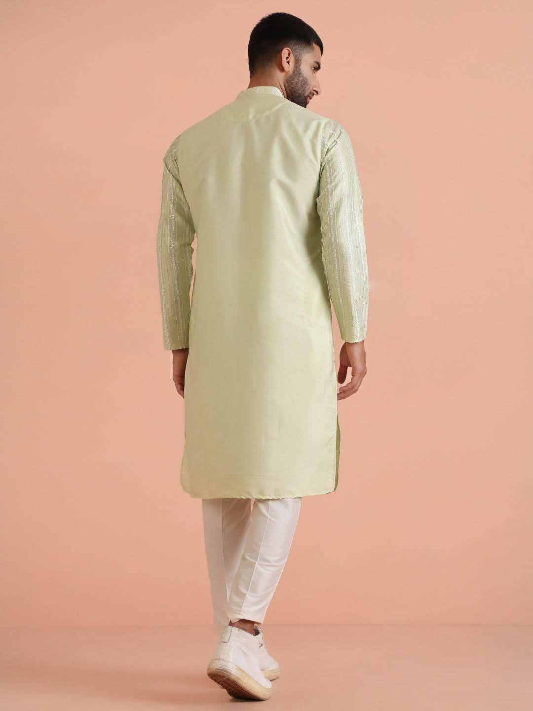 Men Green Embroidered Kurta | SHOBITAM