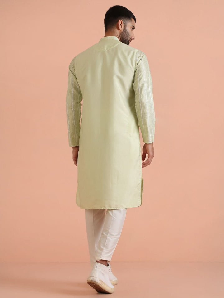Men Green Embroidered Kurta | SHOBITAM