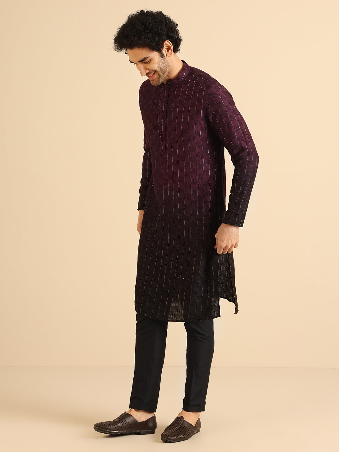 Wine to Black Ombre Check-Textured Long Kurta | SHOBITAM