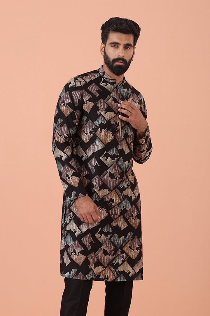 Black Kurta with Multicolour Abstract Print and Zip Closure | SHOBITAM