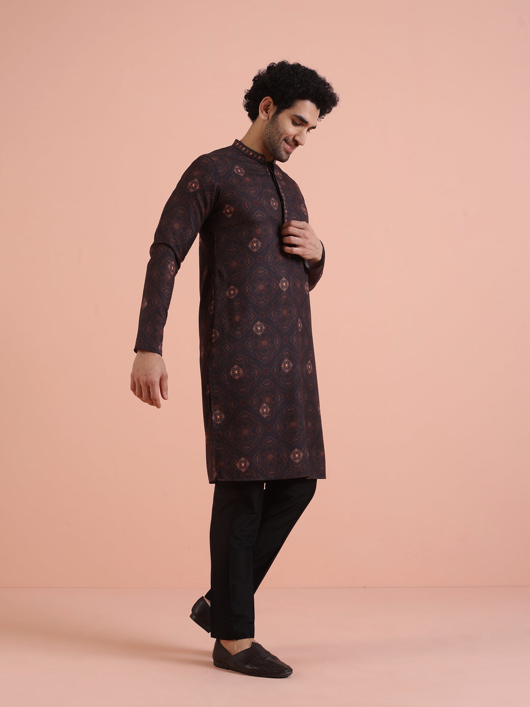 Men Black Printed Geometric Kurta | SHOBITAM