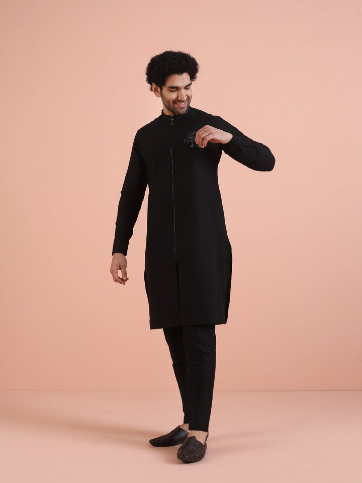 Men Black Solid Kurta with Patch Work | SHOBITAM
