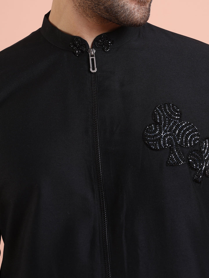 Men Black Solid Kurta with Patch Work | SHOBITAM