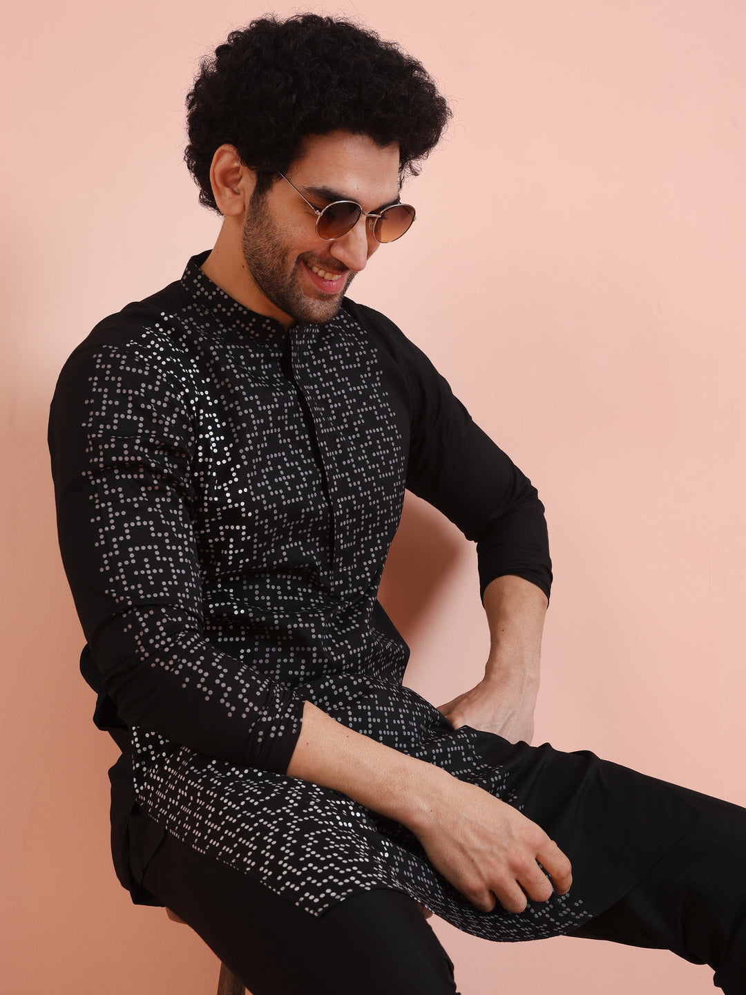 Men Black Printed Geometric Kurta  | SHOBITAM
