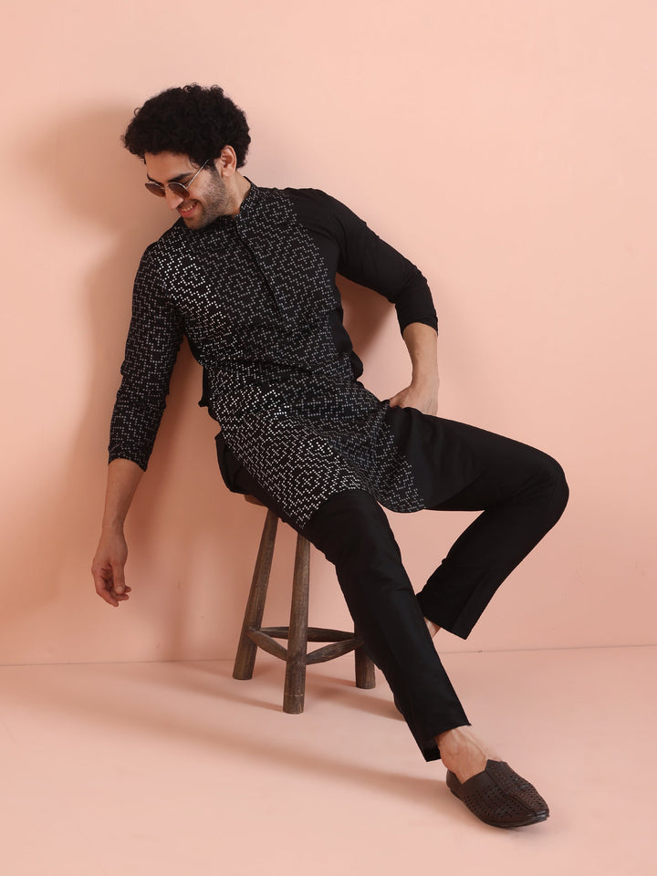 Men Black Printed Geometric Kurta  | SHOBITAM