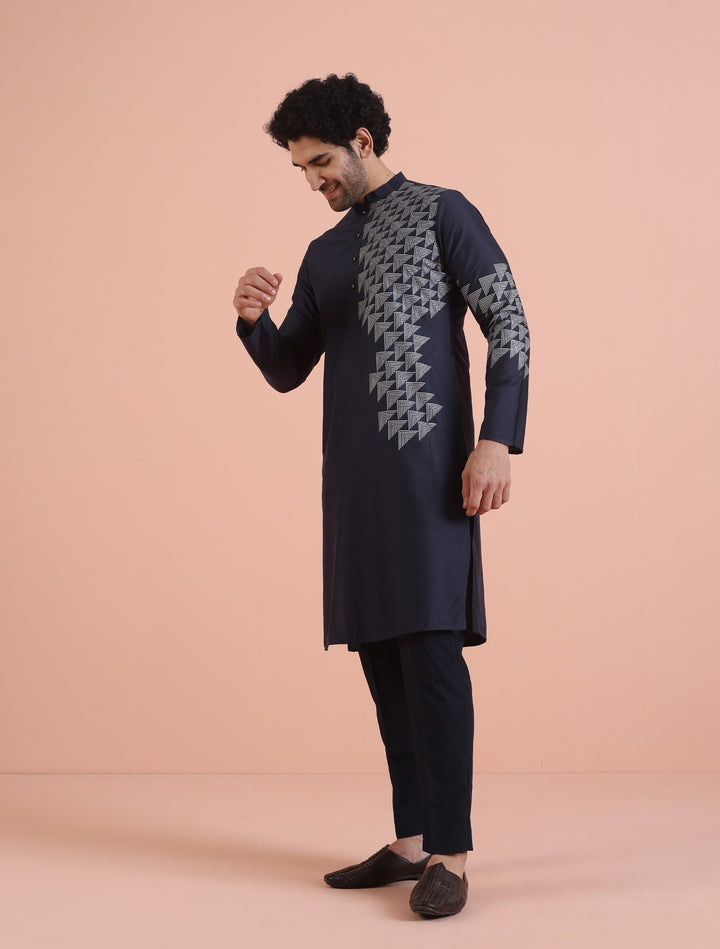 Men Navy Blue Printed Geometric Kurta  | SHOBITAM