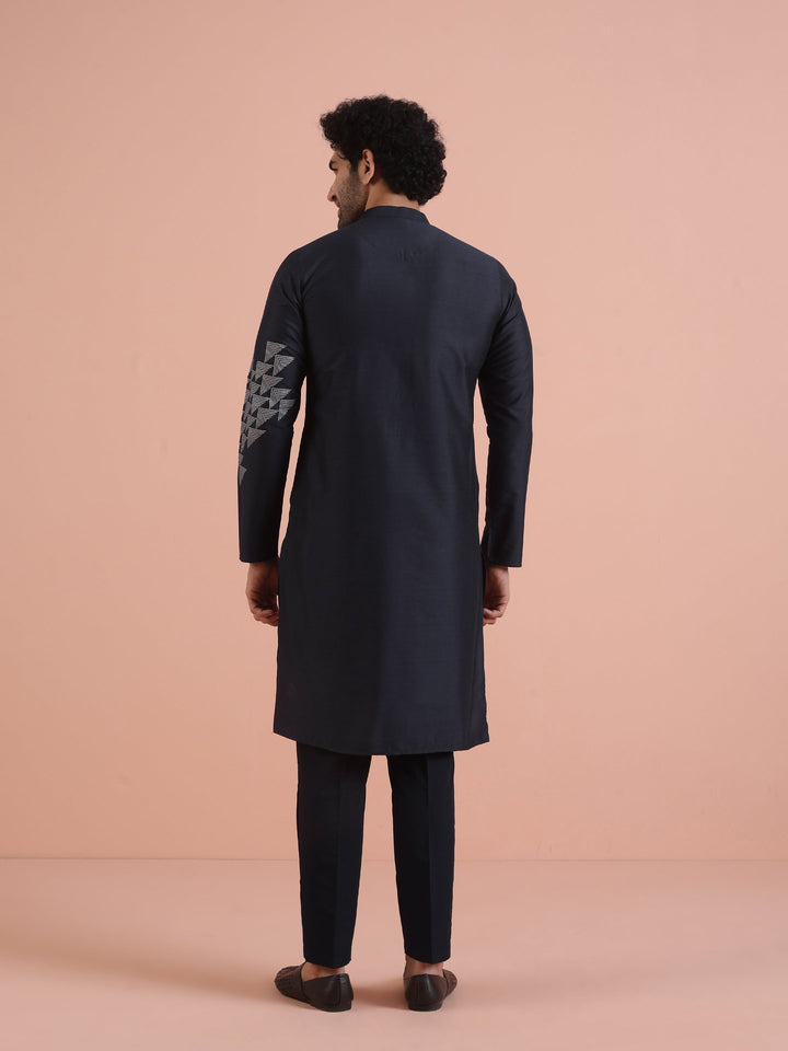 Men Navy Blue Printed Geometric Kurta  | SHOBITAM