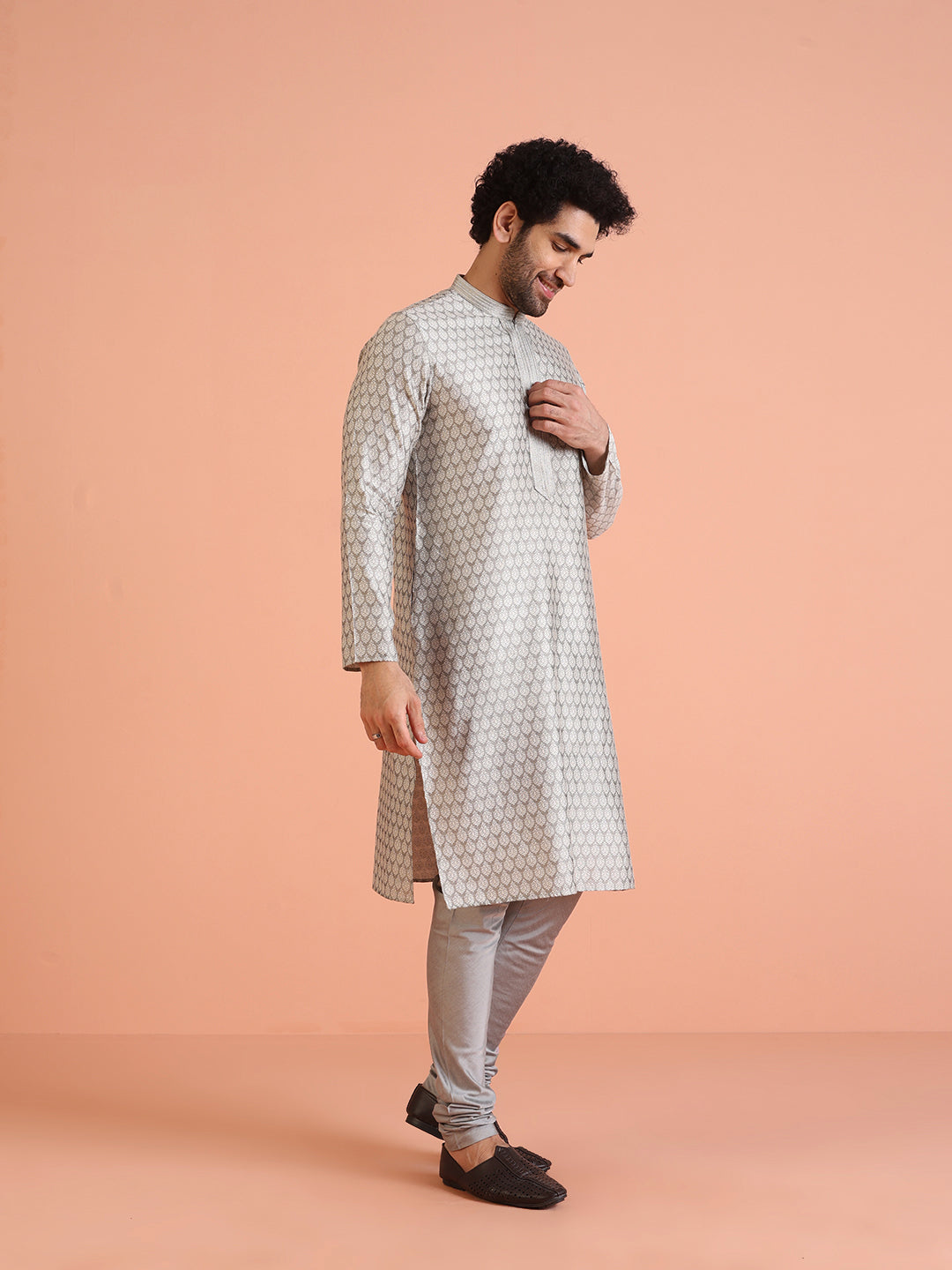 Men Grey Jacquard Ethnic Motifs Kurta Churidar Set | SHOBITAM