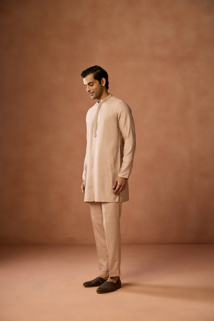 Peach Silk Blend Solid Mid Kurta | SHOBITAM
