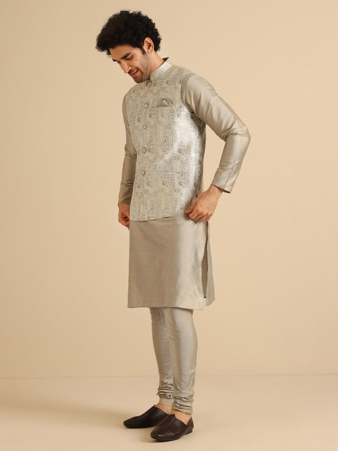 Men Grey Textured Nehru Jacket | SHOBITAM