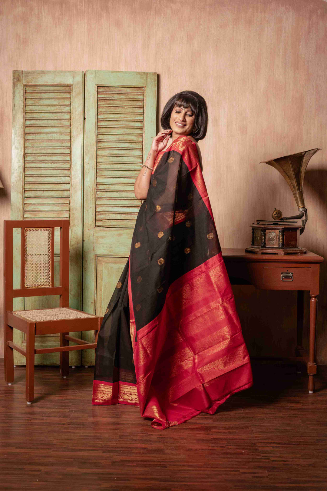 Krsna Kumkum - Handwoven Gadwal Cotton Saree | SHOBITAM
