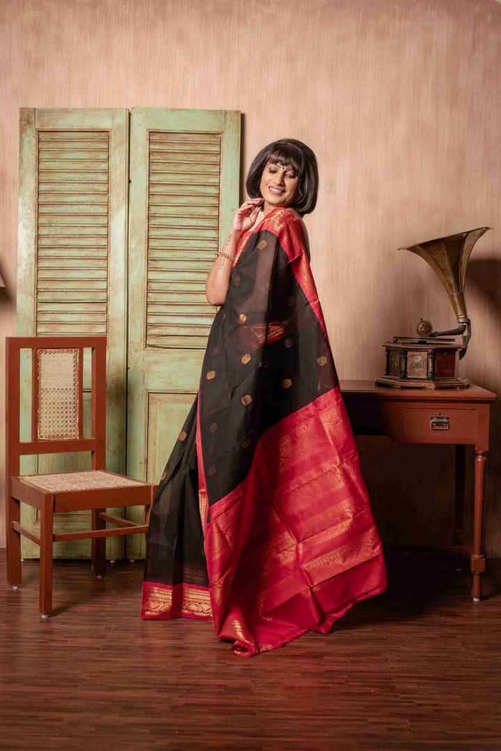 Krsna Kumkum - Handwoven Gadwal Cotton Saree | SHOBITAM
