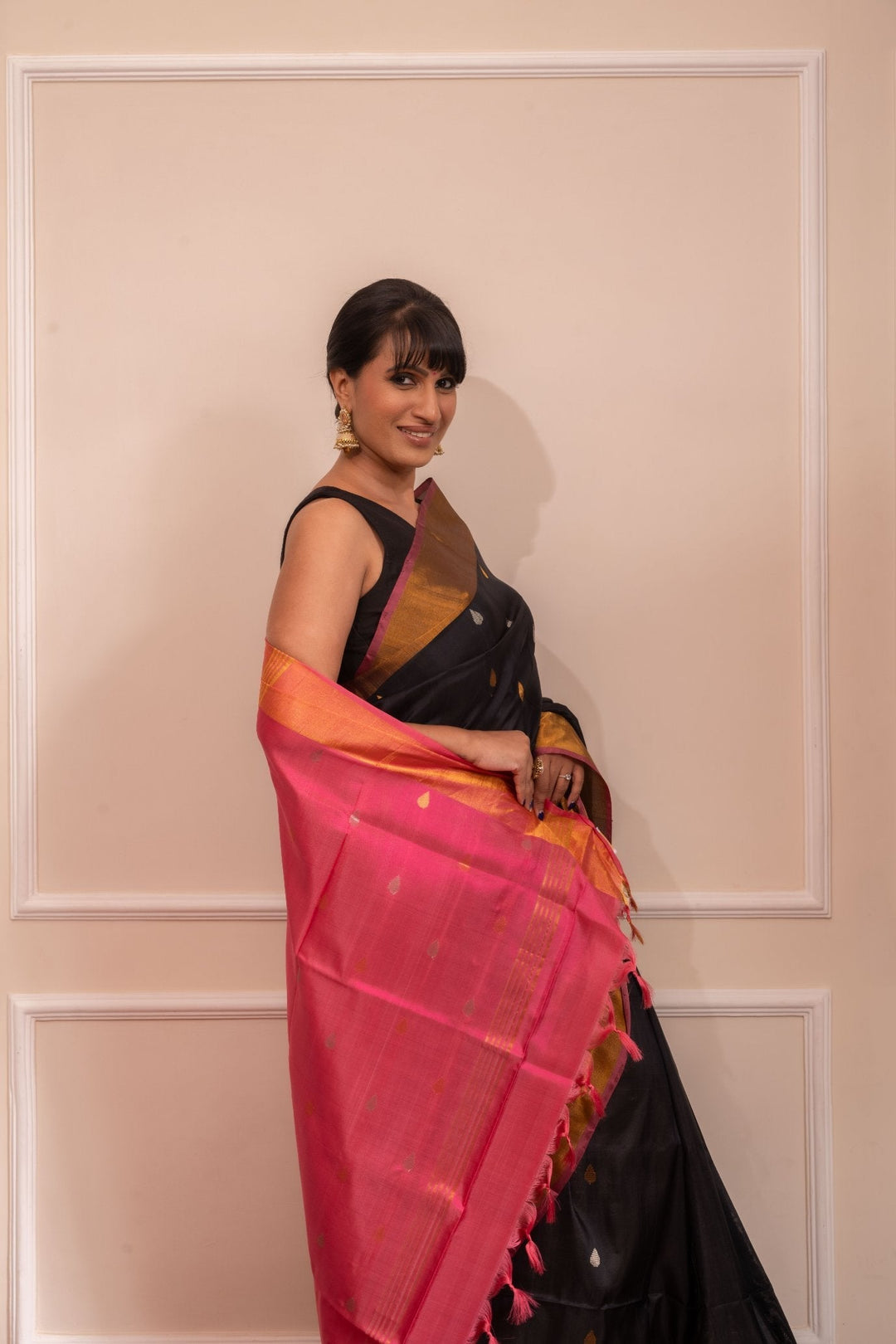 Sunanda - Handwoven Uppada Silk Saree | SILK MARK CERTIFIED | SHOBITAM