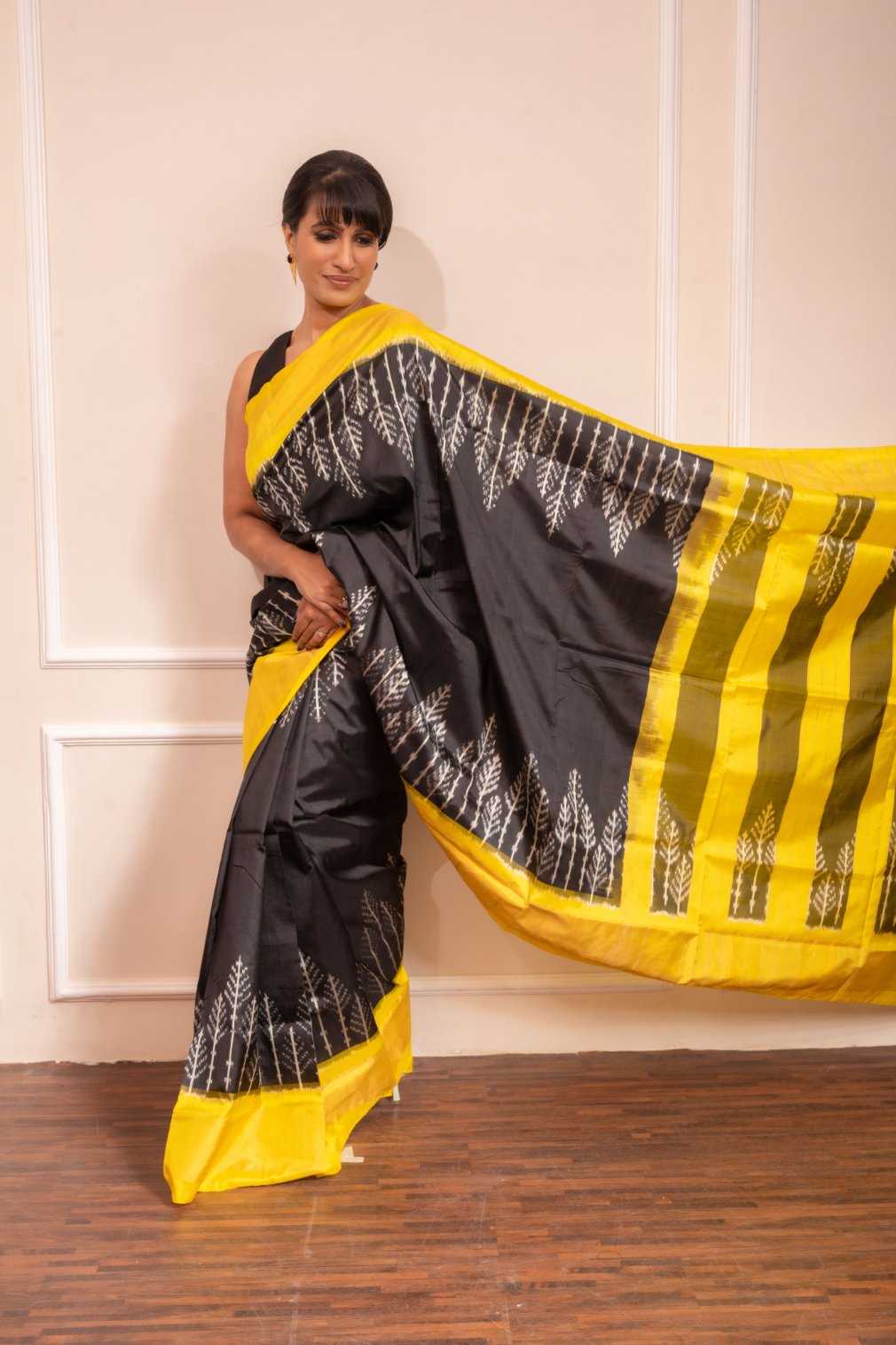 Black Royale - Handwoven Silk Saree | SILK MARK CERTIFIED | SHOBITAM