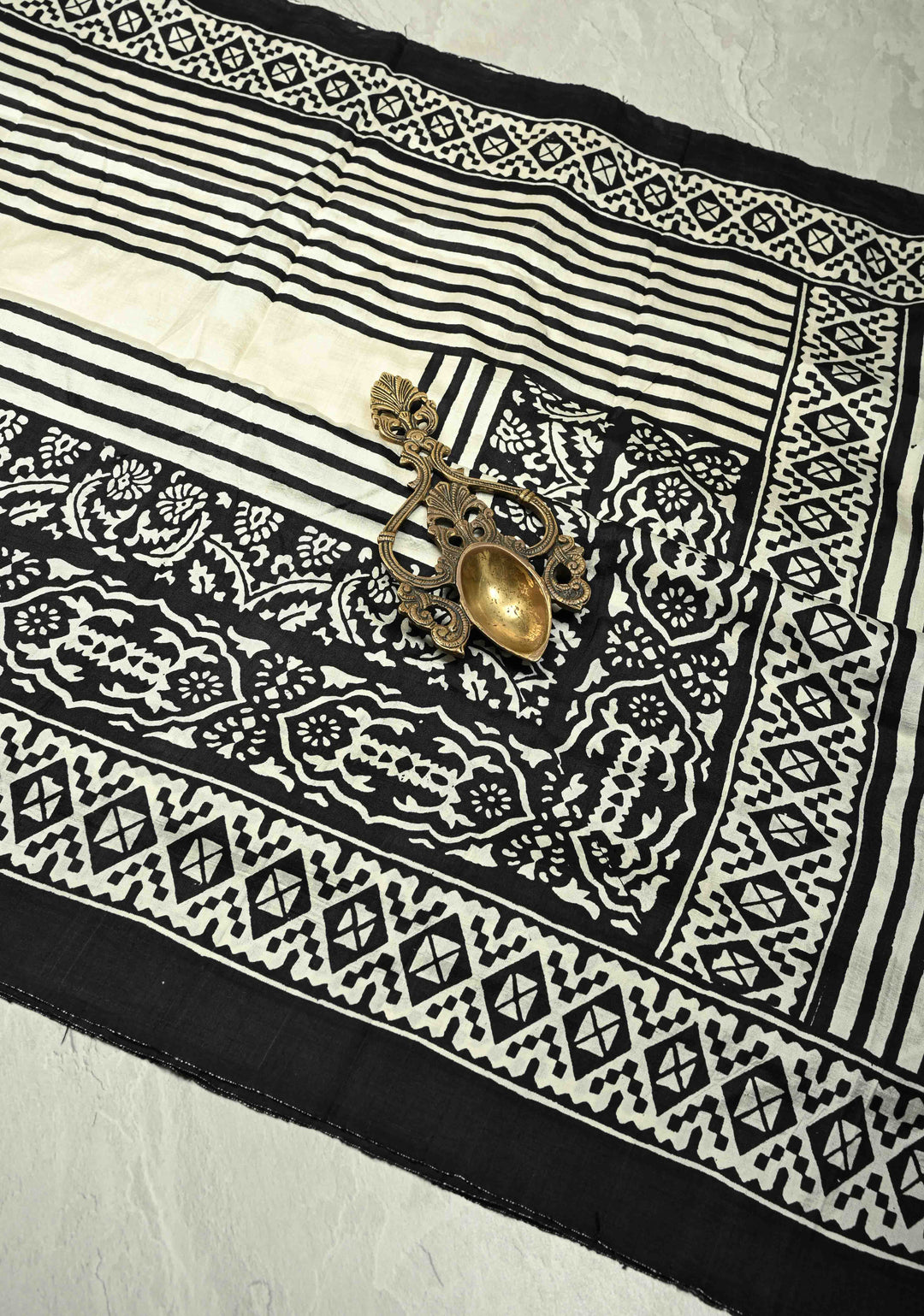 Off White Pure Handloom Silk Saree with Block Print and Contrast Border | SILK MARK CERTIFIED