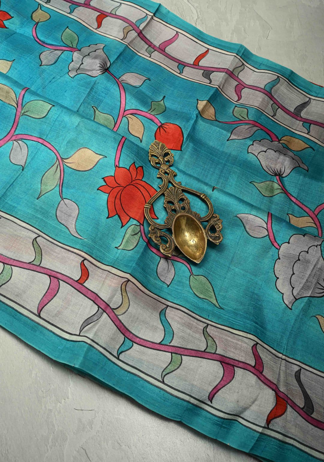 Off White Pure Tussar Silk Saree with Kalamkari Hand Painted and Peacock Motifs on Pallu | SILK MARK CERTIFIED (Copy)