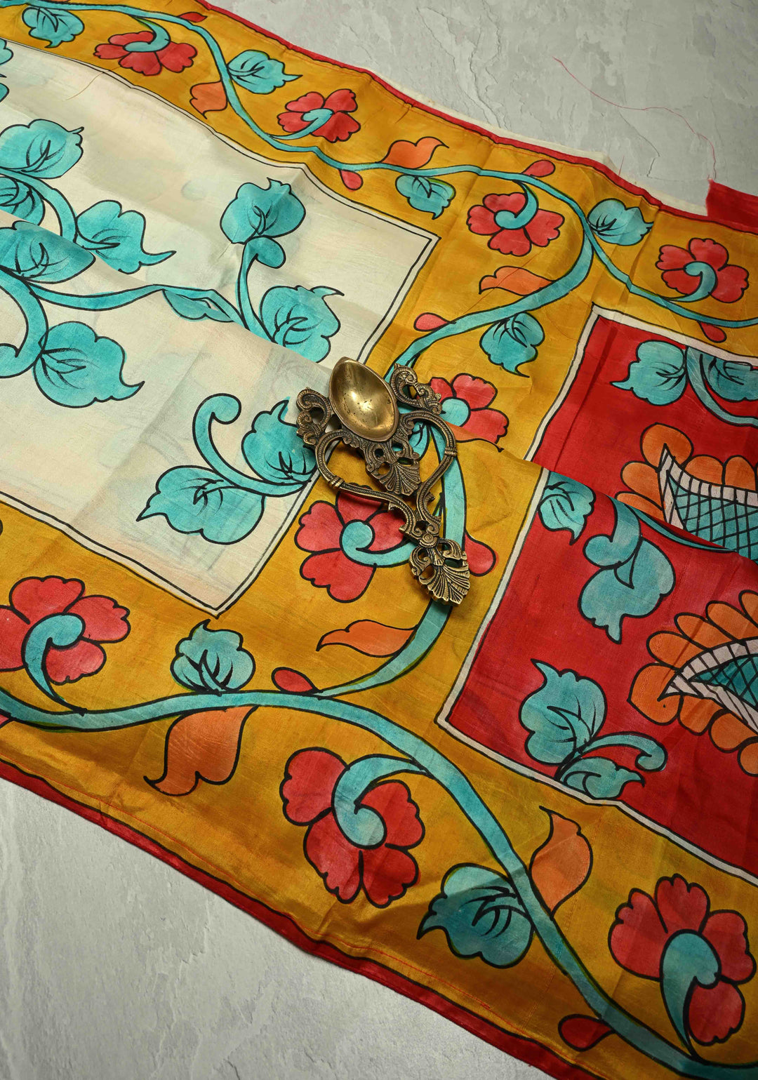 Off White Pure Tussar Silk Saree with Kalamkari Hand Painted and Peacock Motifs on Pallu | SILK MARK CERTIFIED