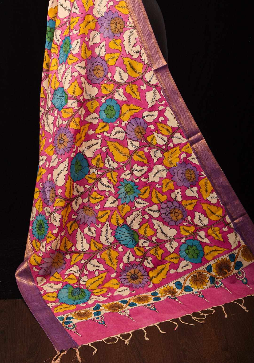 DUPATTA : Pink Pen Kalamkari Handpainted Dupatta on Mangalagiri cotton