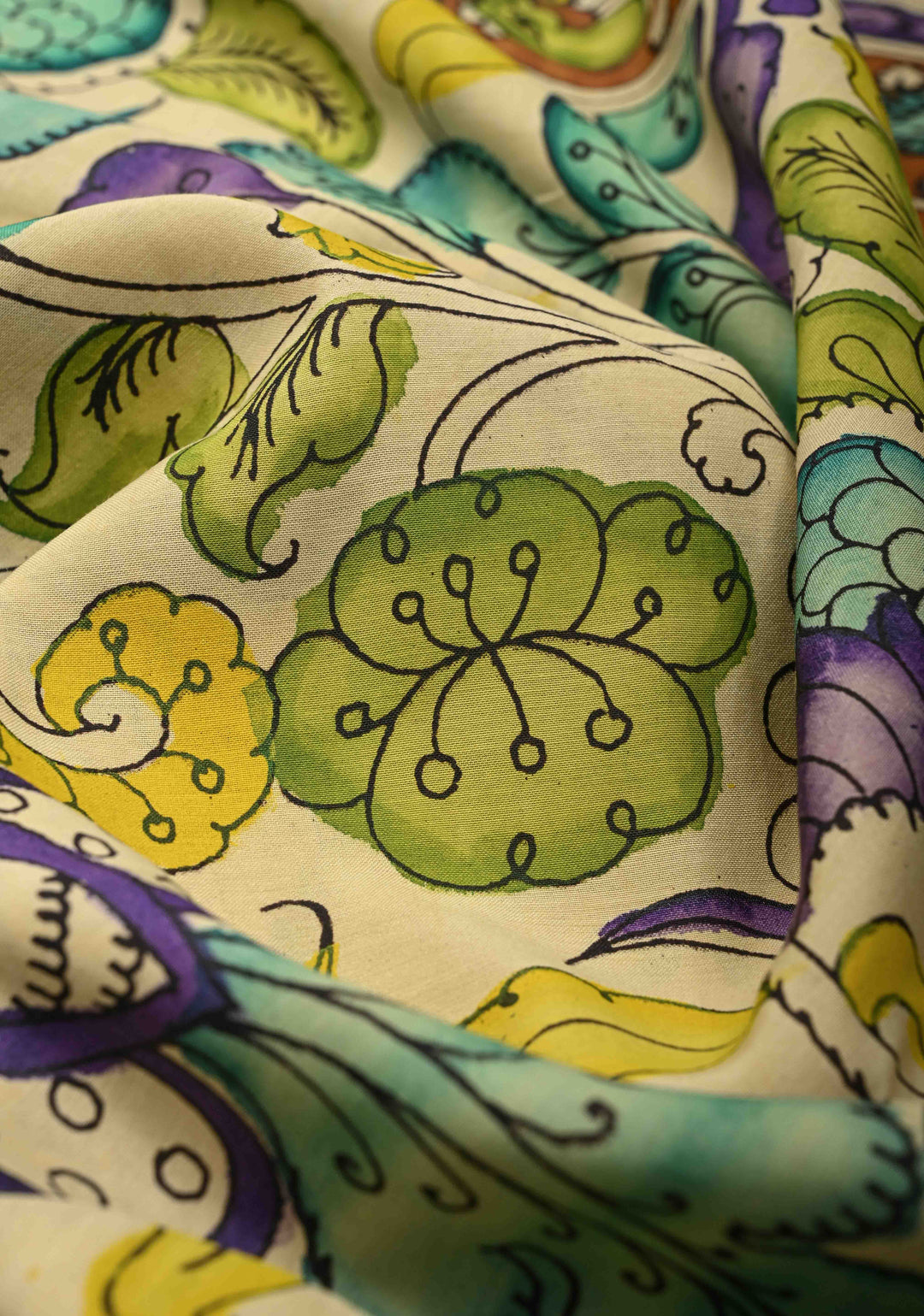Annapakshi and Floral Theme : Beige Authentic Pen kalamkari on Mangalagiri Silk Saree with Zari Border