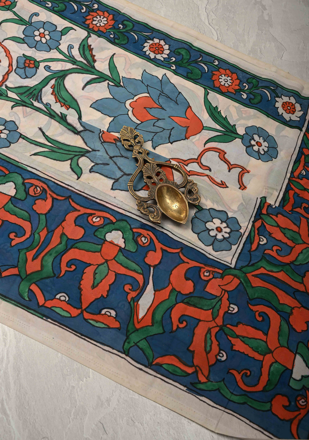 Turkish Floral Design : White Authentic Pen Kalamkari on Pure Georgette Silk Saree with Border| SILK MARK CERTIFIED