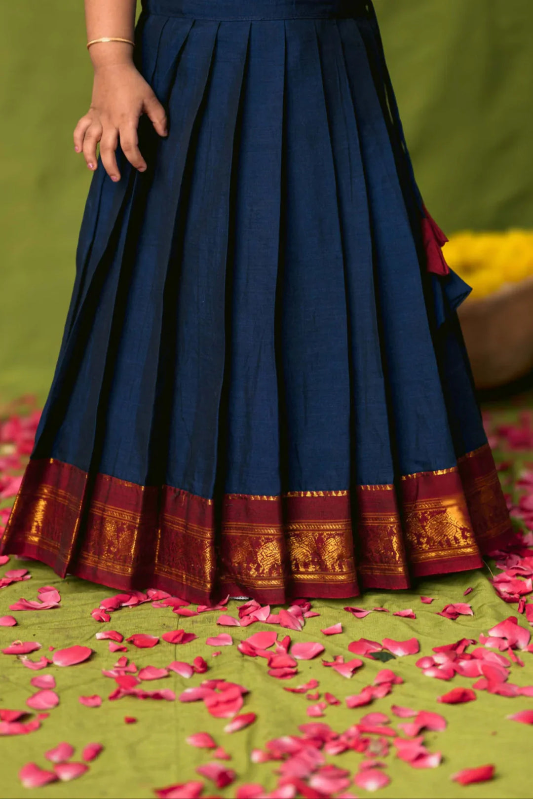 Ezhili Navy Croptop & Skirt mini | Made To Order