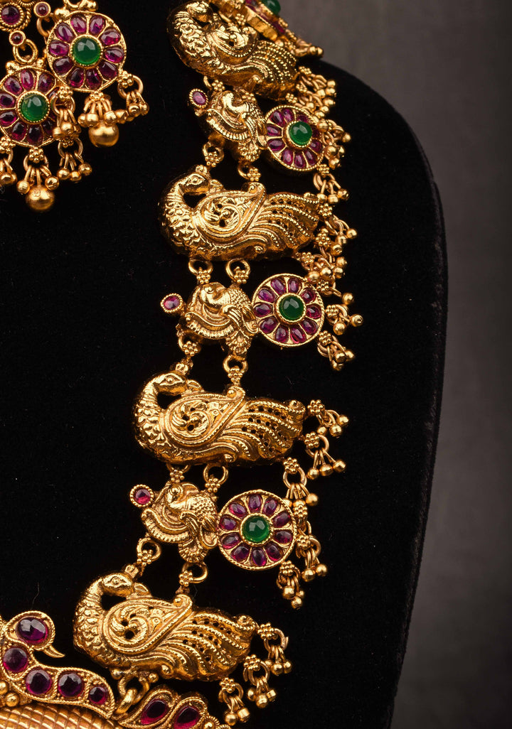 Shiva Parvati Family Pendant haar set with Peacock units and ganesha Earrings