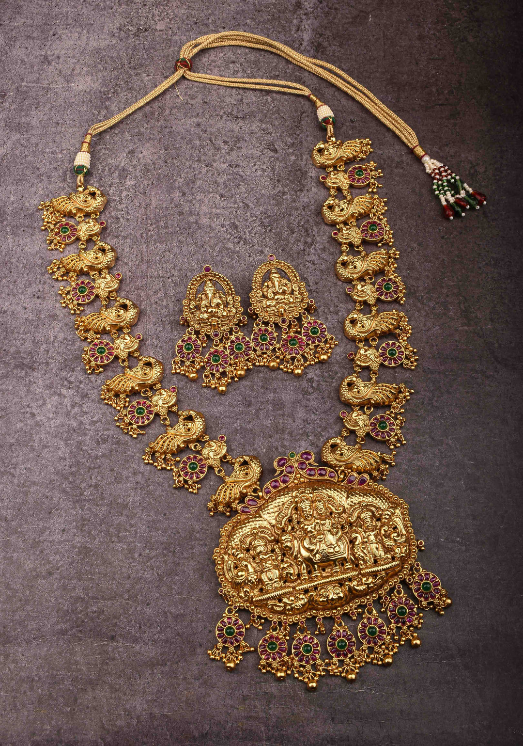 Shiva Parvati Family Pendant haar set with Peacock units and ganesha Earrings