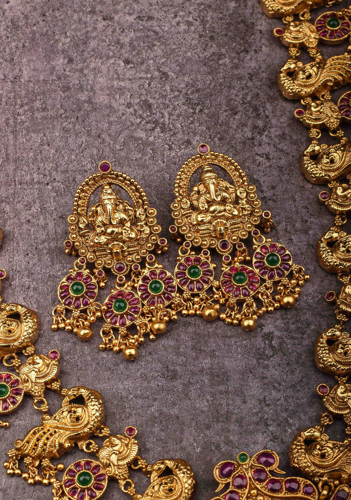Shiva Parvati Family Pendant haar set with Peacock units and ganesha Earrings