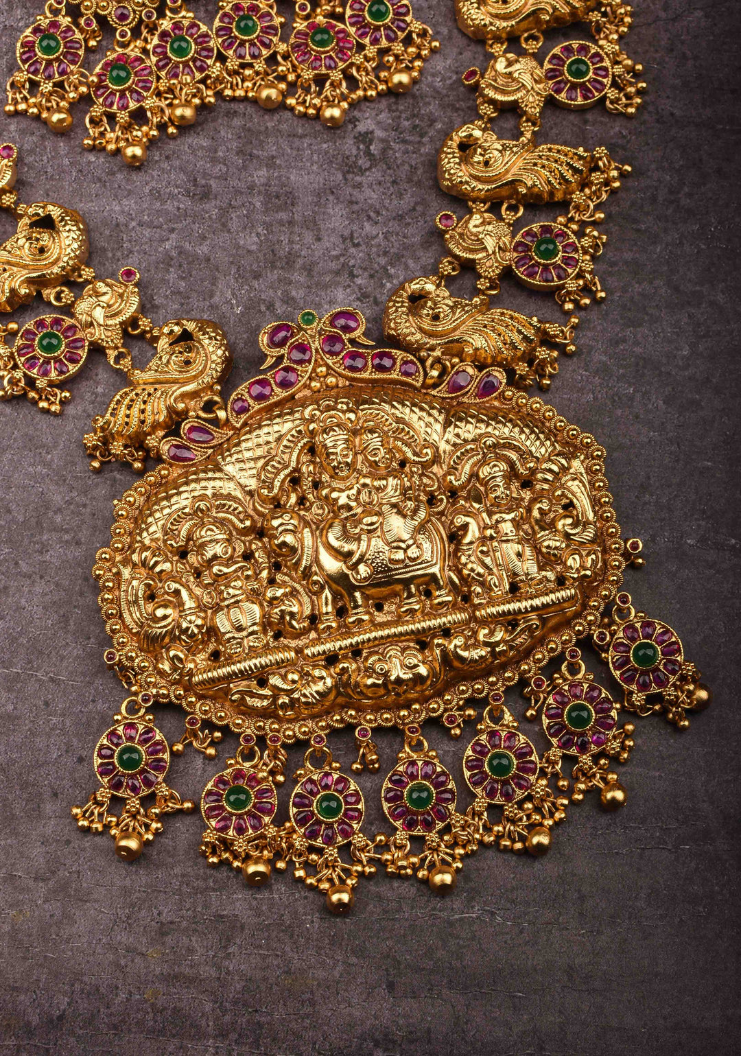 Shiva Parvati Family Pendant haar set with Peacock units and ganesha Earrings
