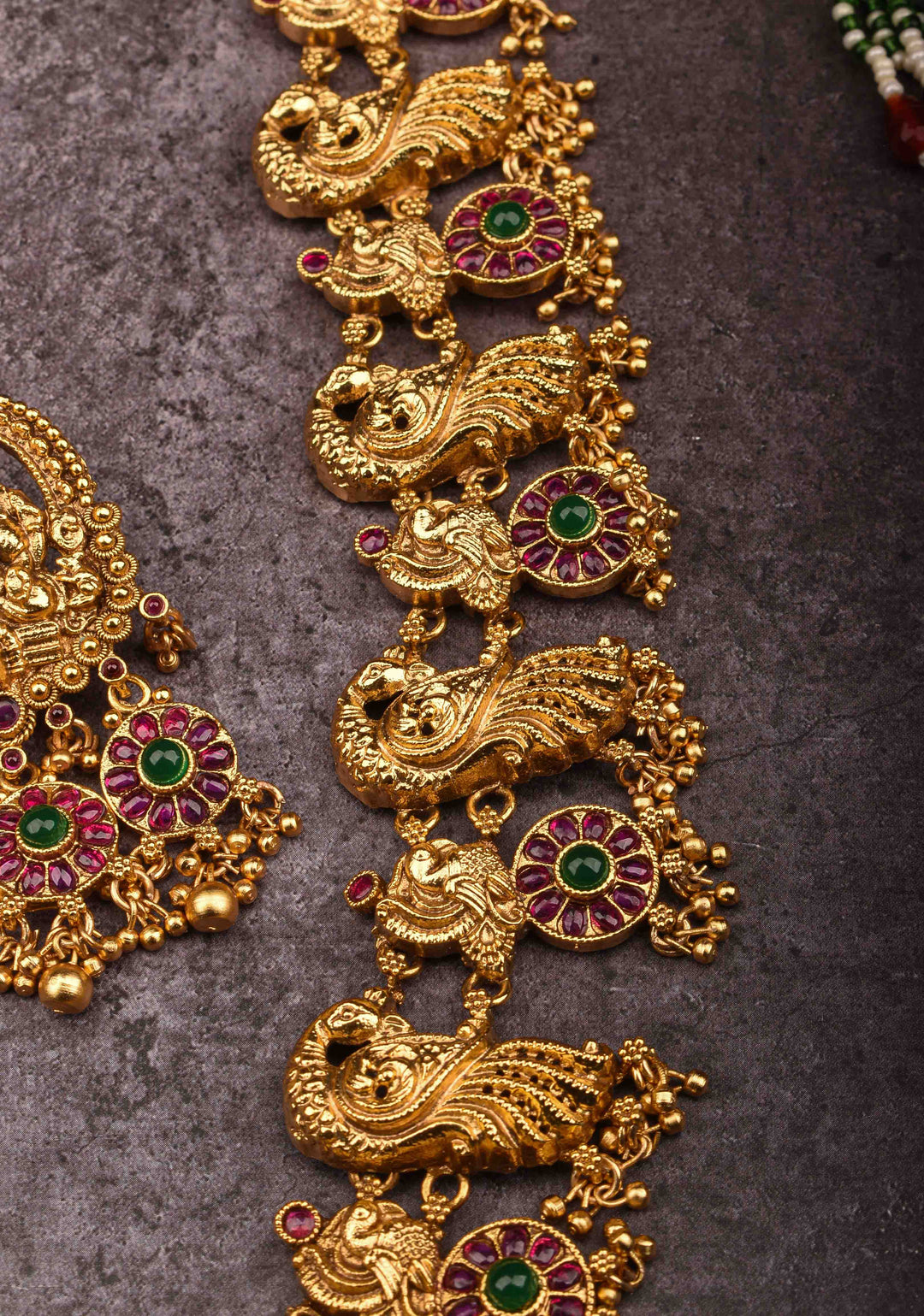 Shiva Parvati Family Pendant haar set with Peacock units and ganesha Earrings
