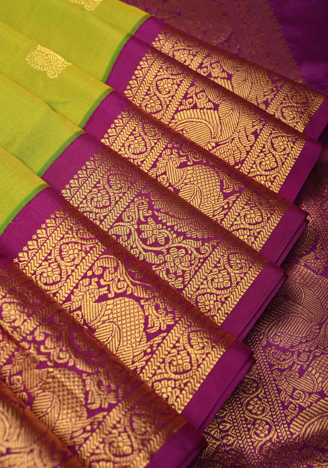 Green Dual Tone 9 Yards Madisaar Pure Silk Saree with Zari Buttas and Contrast Zari Border | SILK MARK CERTIFIED