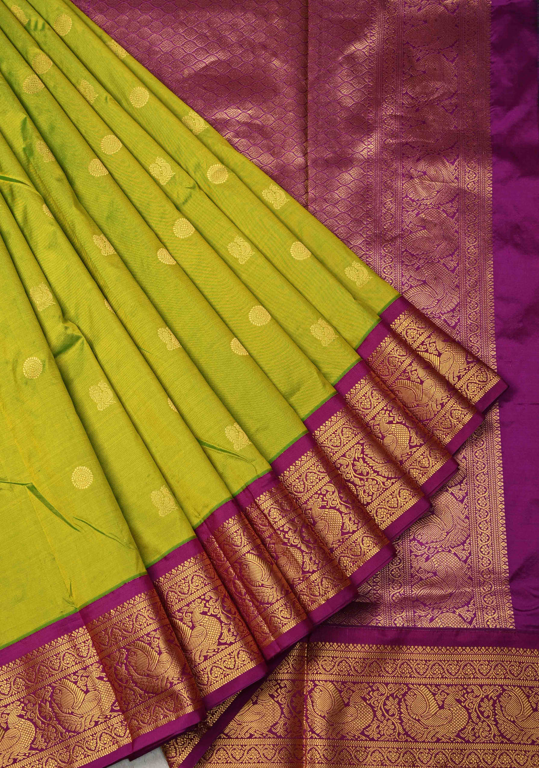 Green Dual Tone 9 Yards Madisaar Pure Silk Saree with Zari Buttas and Contrast Zari Border | SILK MARK CERTIFIED