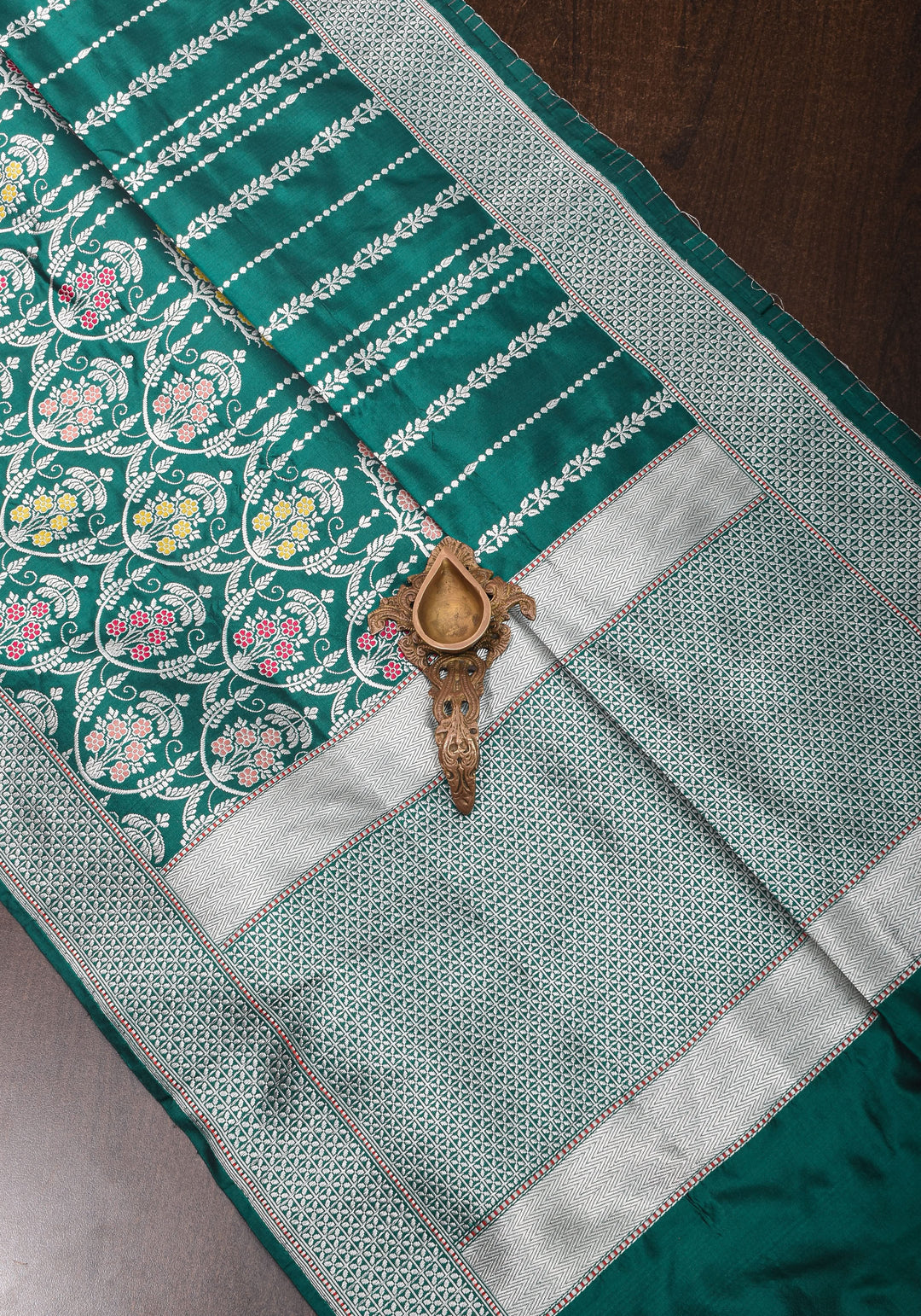Exquisite Chandelier Design Grand kadhuwa Meenakari Banarasi Silk Saree in Rama Green| SILK MARK CERTIFIED