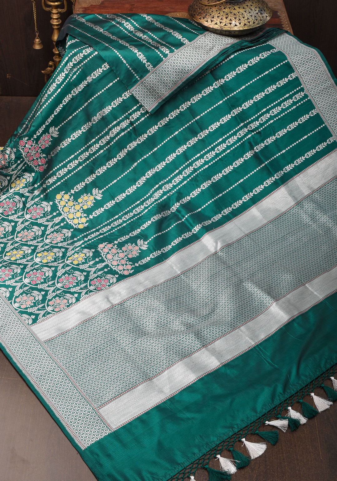 Exquisite Chandelier Design Grand kadhuwa Meenakari Banarasi Silk Saree in Rama Green| SILK MARK CERTIFIED