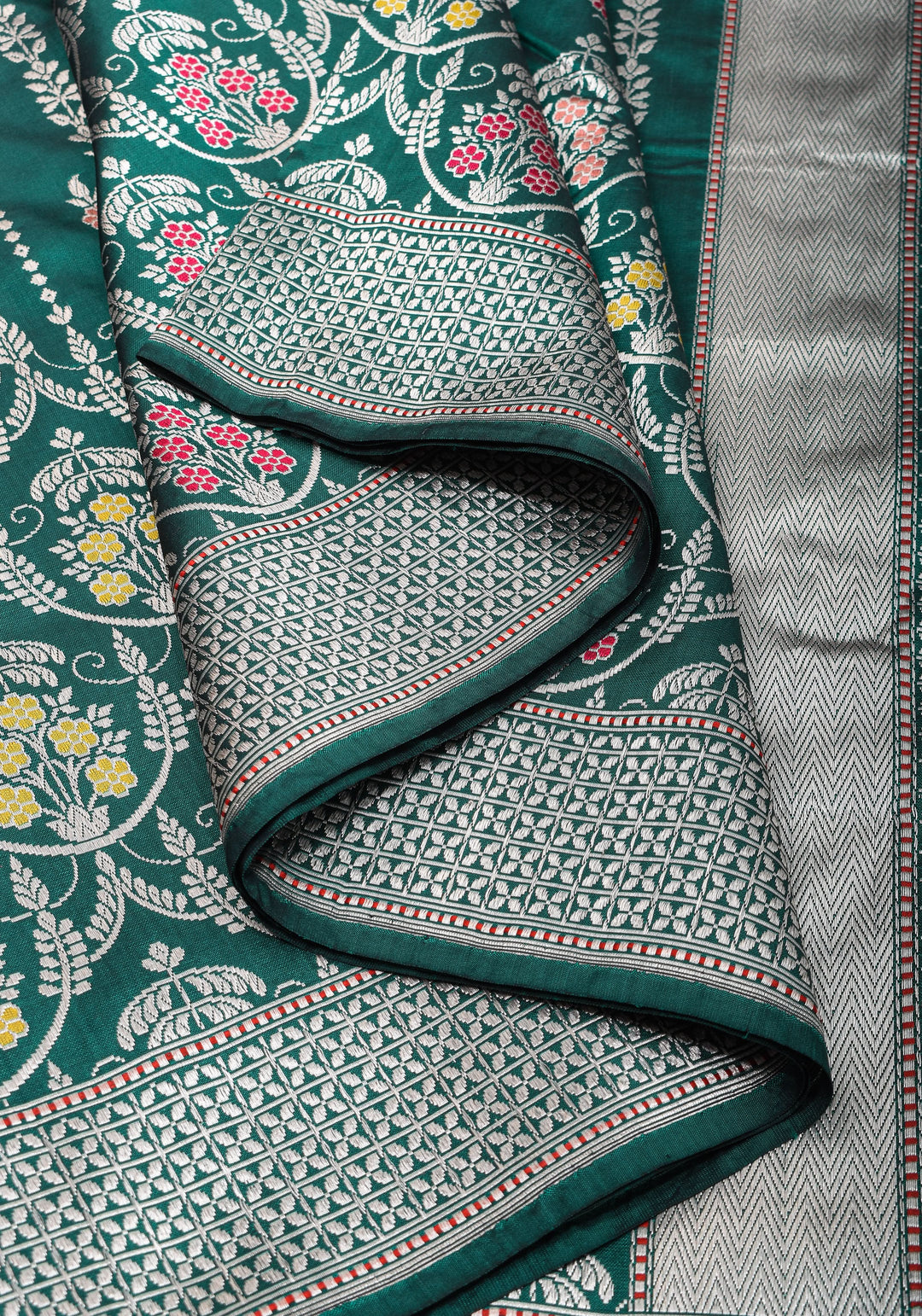 Exquisite Chandelier Design Grand kadhuwa Meenakari Banarasi Silk Saree in Rama Green| SILK MARK CERTIFIED