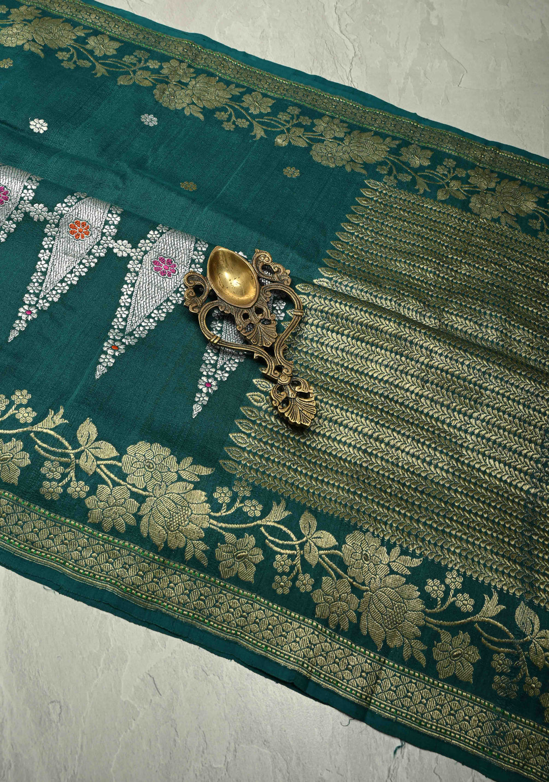 Peacock Green Floral Design on Banarasi Tussar Georgette Saree with Meenakari Diamond Pannel and Zari Border| SILK MARK CERTIFIED