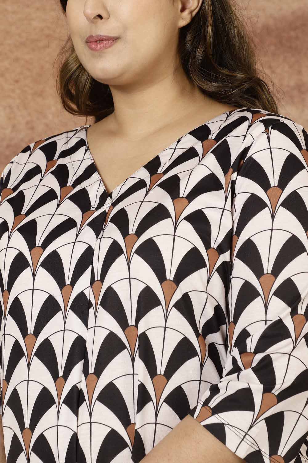 White Black Plus Size Top in Soft knitted fabric | Made to Order