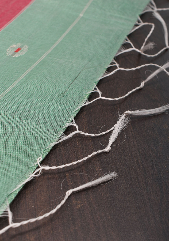 Handwoven Maheshwari Silk Cotton Saree in Green with Pink Pallu and Floral buttas