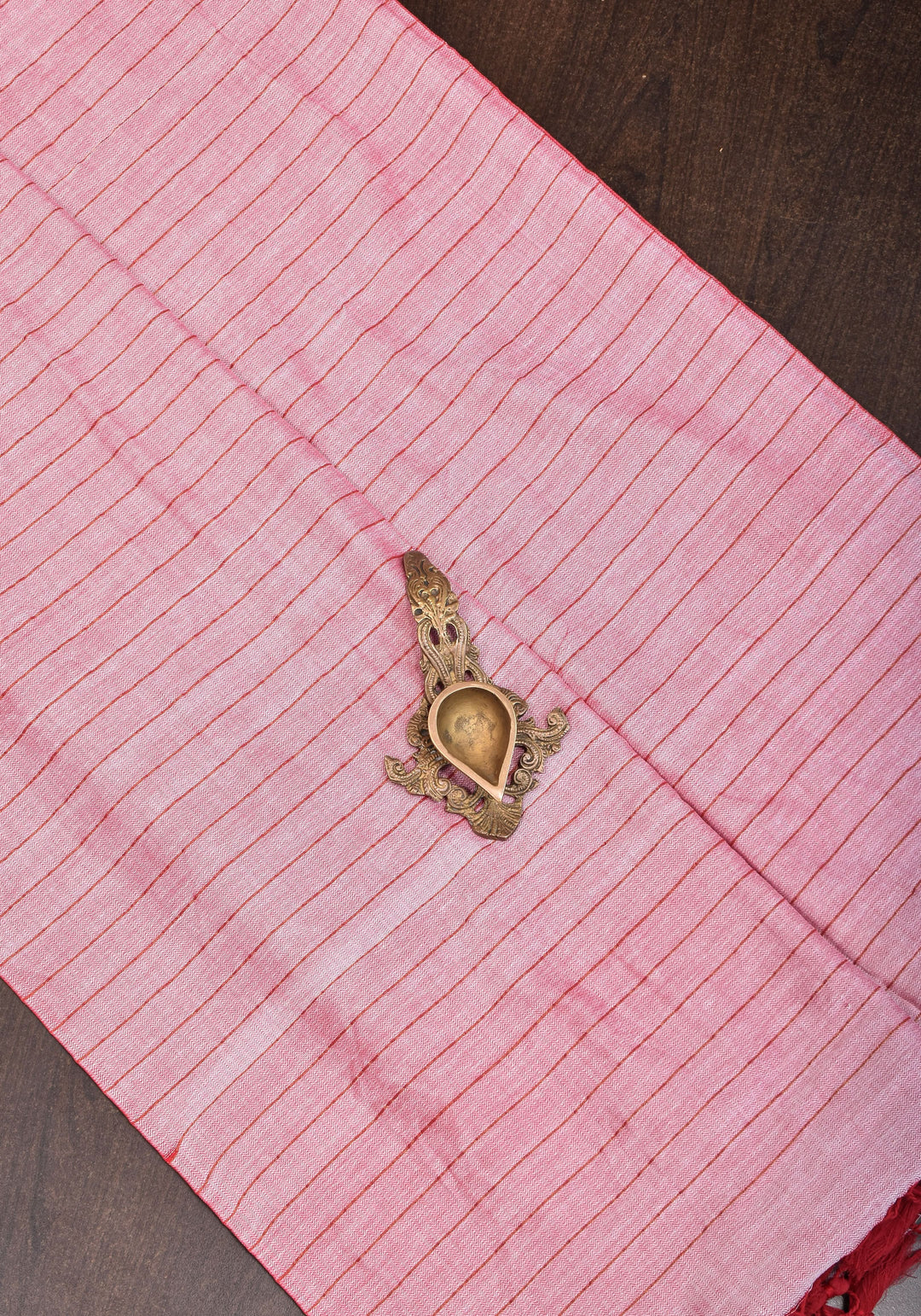 Handwoven Maheshwari Reversible Saree in Cotton in Baby pink and red dual tone No blouse Piece
