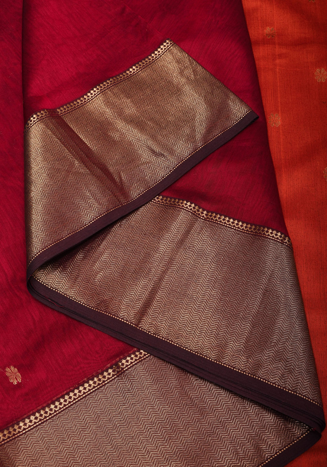 Maroon tone Handwoven Maheshwari Silk Cotton Saree with zari borders and contrast pallu