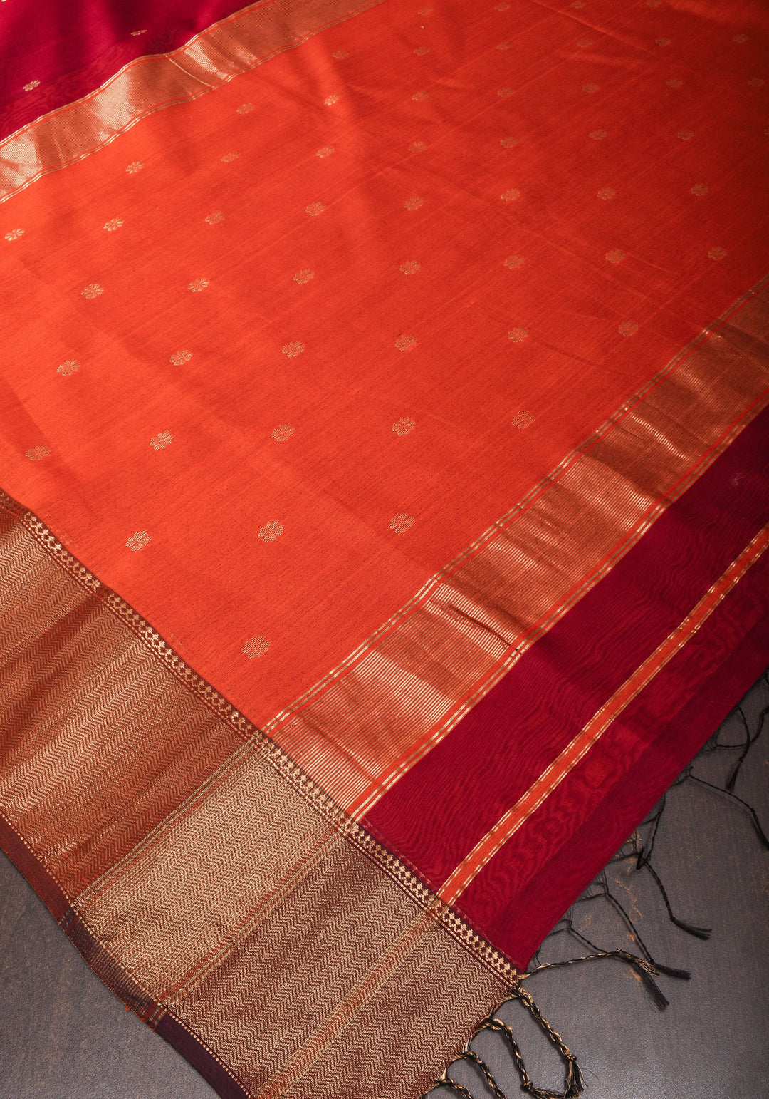 Maroon tone Handwoven Maheshwari Silk Cotton Saree with zari borders and contrast pallu