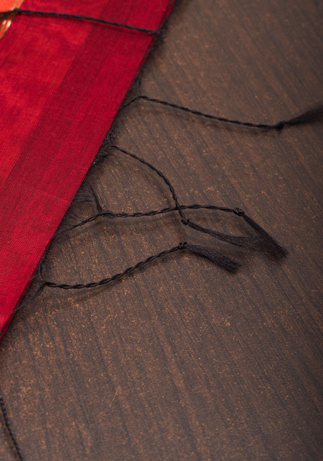 Maroon tone Handwoven Maheshwari Silk Cotton Saree with zari borders and contrast pallu
