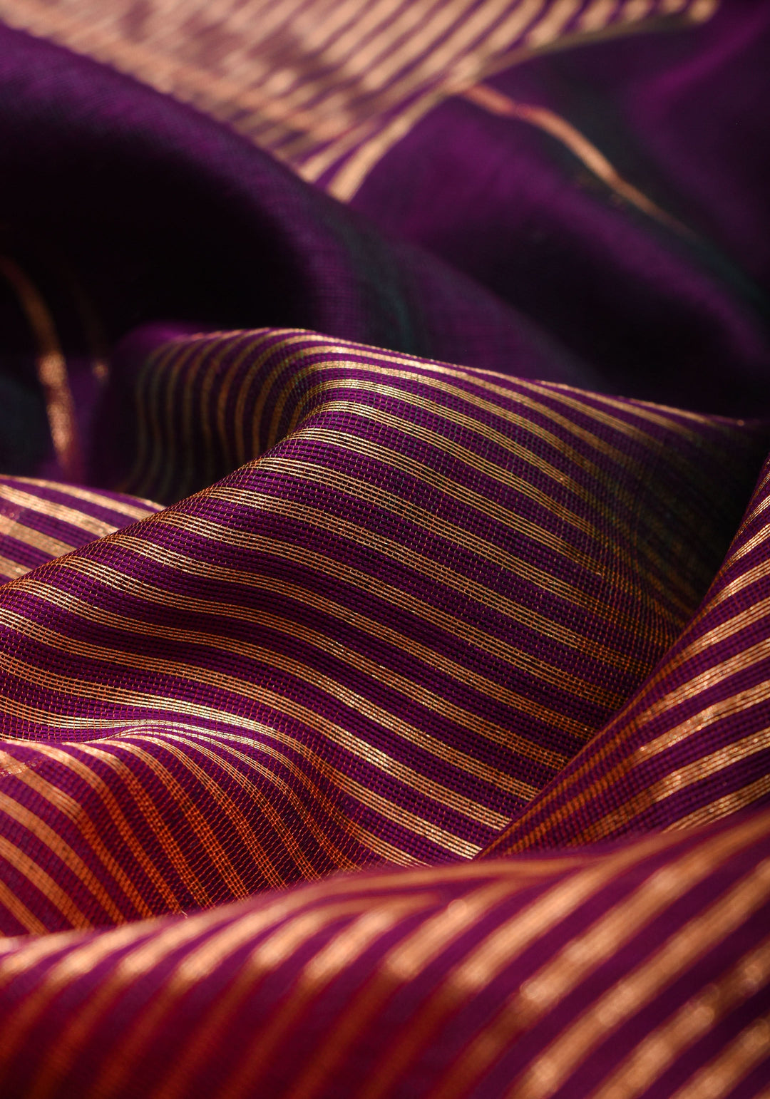 Purple-Pink shades Handwoven Maheshwari Silk Cotton Saree with Ombre weave